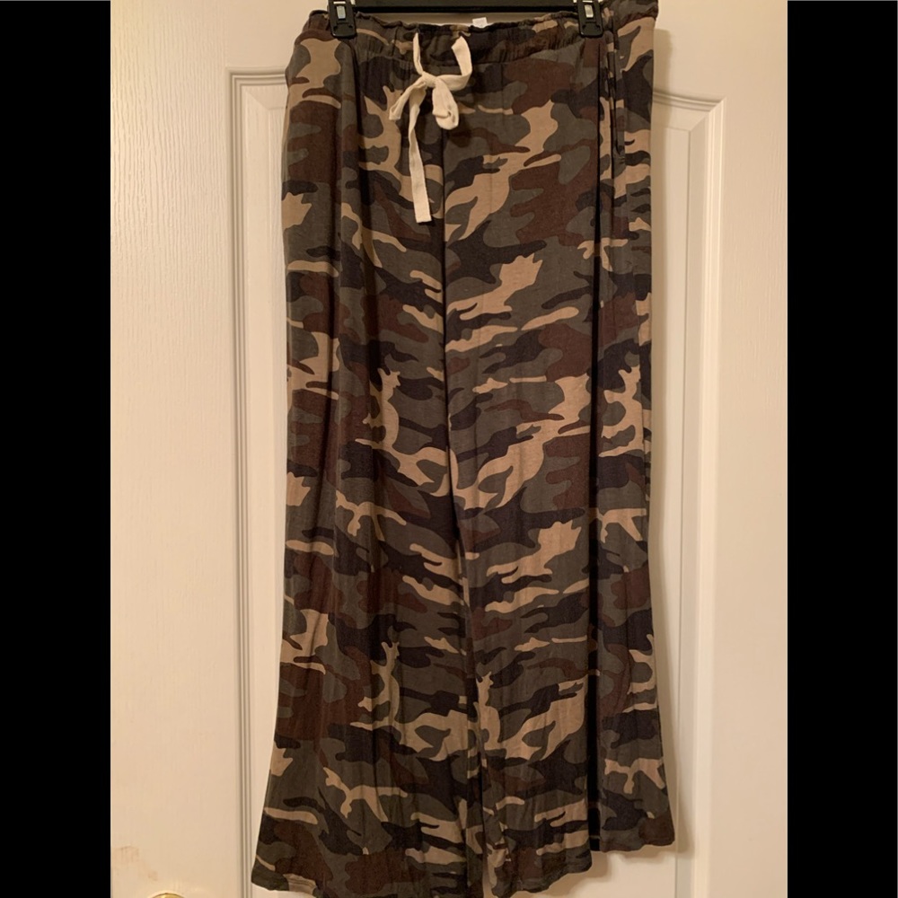 Camouflage 1X Lounge Pants 💕 Price Drop 💕
